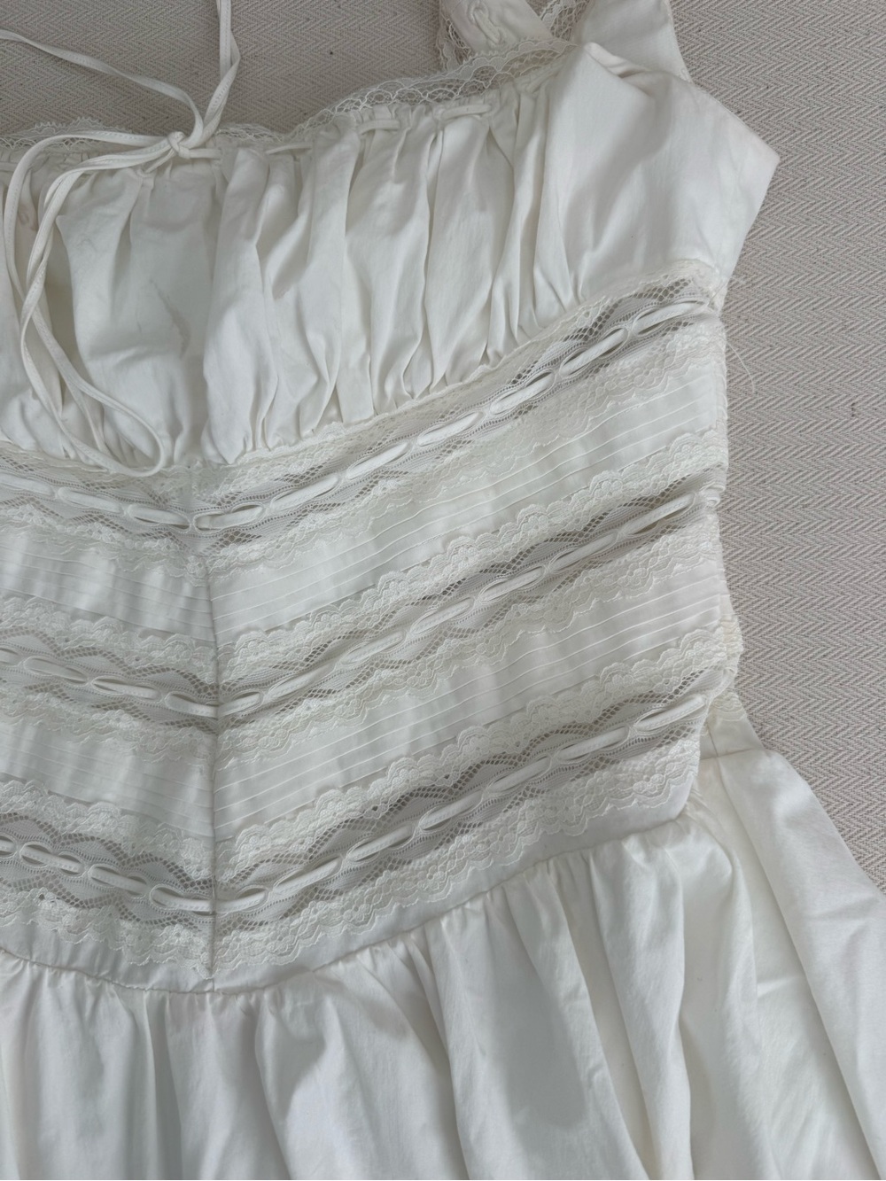 House of CB White Lace-Trim Sleeveless Dress - Picture 8 of 14